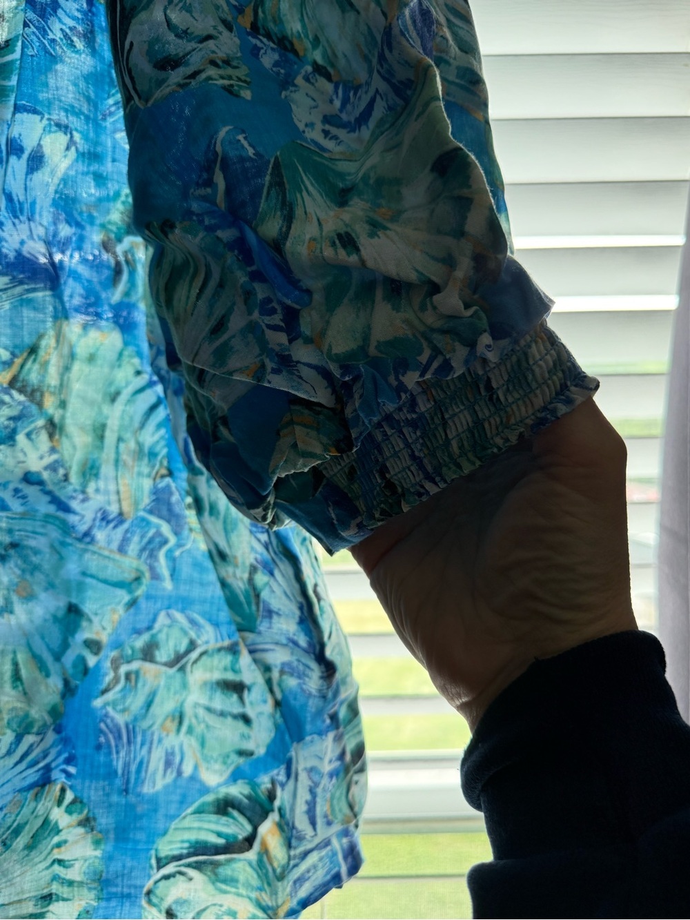 Chico’s Lightweight Blue Floral Button-Front Women’s Top - Picture 3 of 8